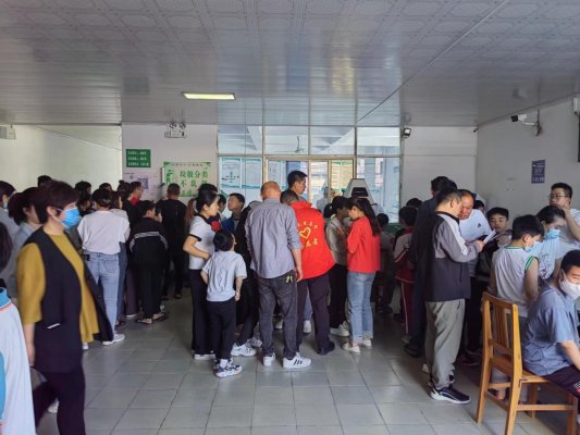 曹縣莊寨中心衛(wèi)生院聯(lián)合菏澤市立醫(yī)院開展適齡兒童免費(fèi)骨齡檢測(cè)義診活動(dòng)
