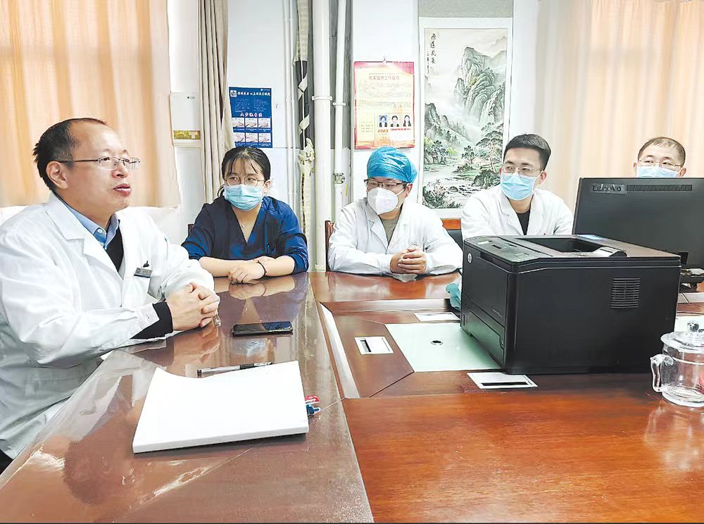 24小時(shí)內(nèi)高質(zhì)量完成六臺(tái)手術(shù) 菏澤市立醫(yī)院卒中團(tuán)隊(duì)護(hù)航患者生命安全