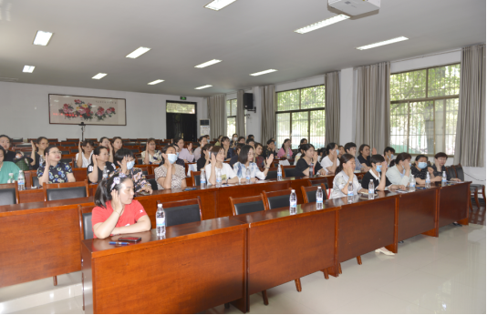 菏澤市護理學(xué)會第三屆婦產(chǎn)科護理專業(yè)委員會換屆改選會議在市立醫(yī)院舉行